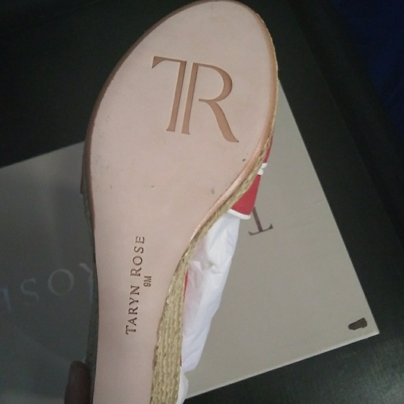 Taryn Rose size 9 red with white trim, sandal wedg - Picture 3 of 3